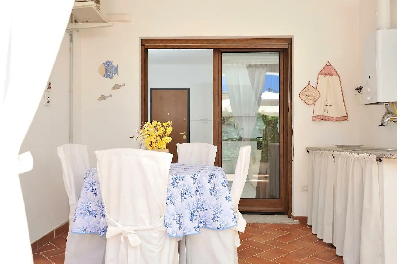 בית נופש הוילה סנטה מריה נברזה La Casa Di Leo איטליה